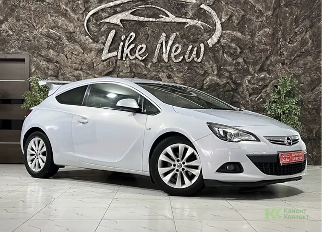 Opel Astra GTC (2012)