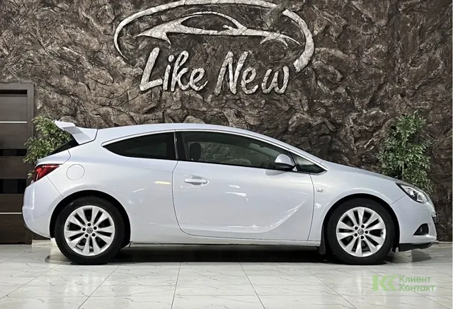 Opel Astra GTC (2012)