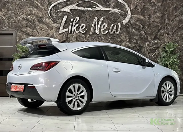 Opel Astra GTC (2012)