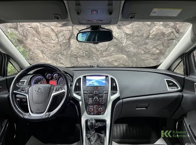 Opel Astra GTC (2012)