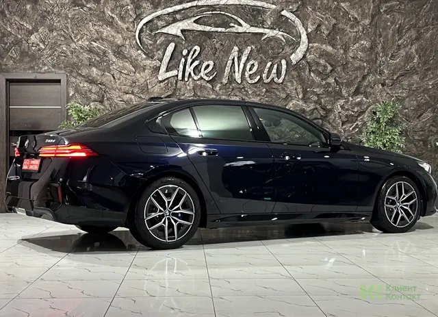 BMW 5 серия (2025)
