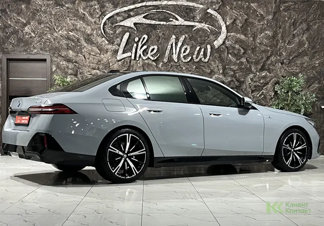 BMW 5 серия (2024)