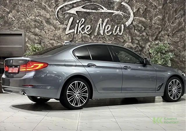 BMW 5 серия (2018)