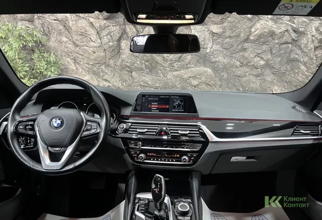 BMW 5 серия (2018)