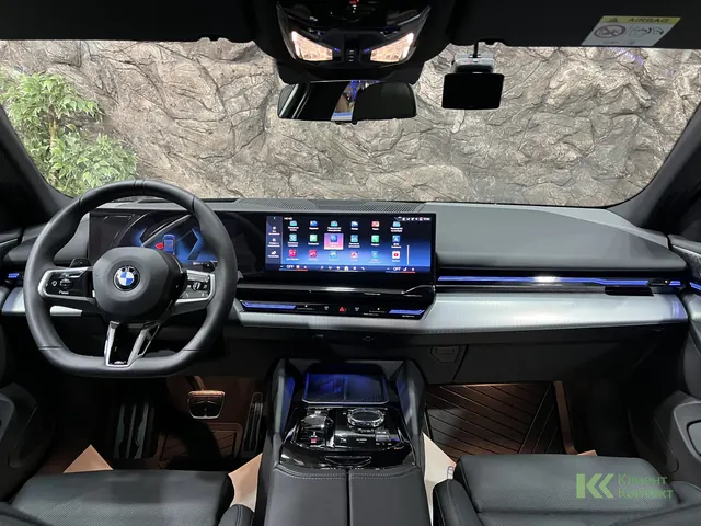 BMW 5 серия (2024)