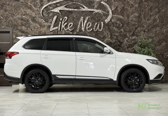 Mitsubishi Outlander (2022)