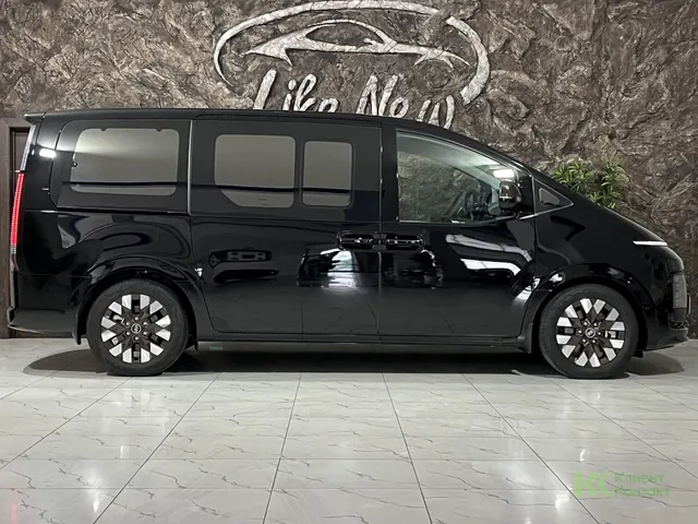 Hyundai Staria (2021)