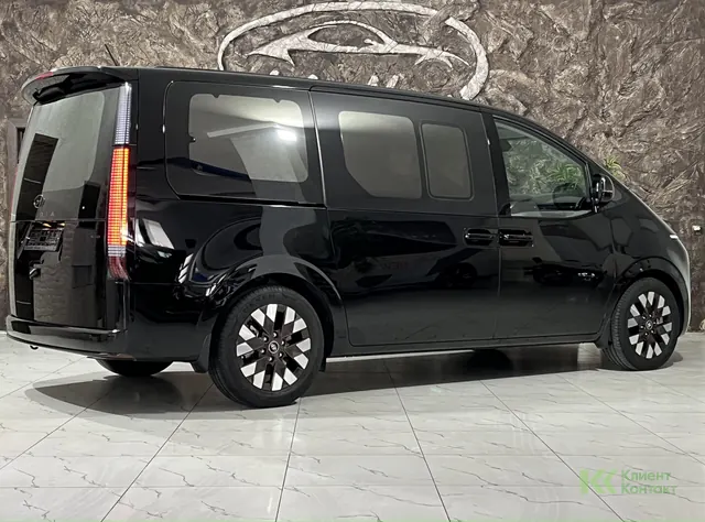 Hyundai Staria (2021)