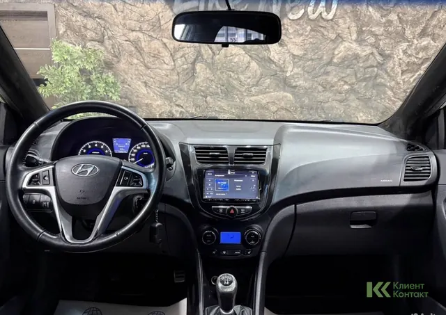 Hyundai Solaris (2011)